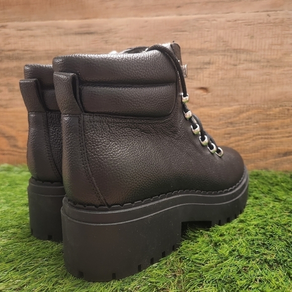 New Marc Fisher LTD Nairy Lace-Up Genuine Shearling Lug Sole Bootie sz 9 - Picture 4 of 10